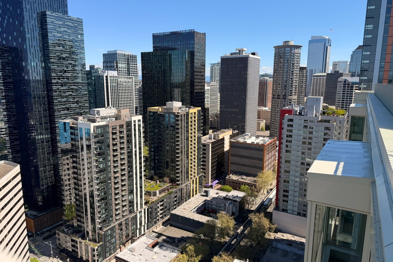 Garden Style vs. Mid Rise vs. High Rise: Understanding Seattle's Apartment and Condo Building Types